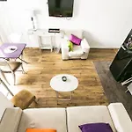Lauriston Halldis Apartment